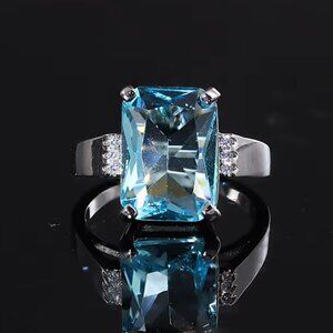 NEW 18k White Gold Blue Topaz Diamond Ring Band